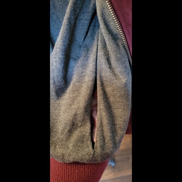 Juniors Empyre Zumies Light Weight Jacket burgundy Size M - Picture 3 of 4